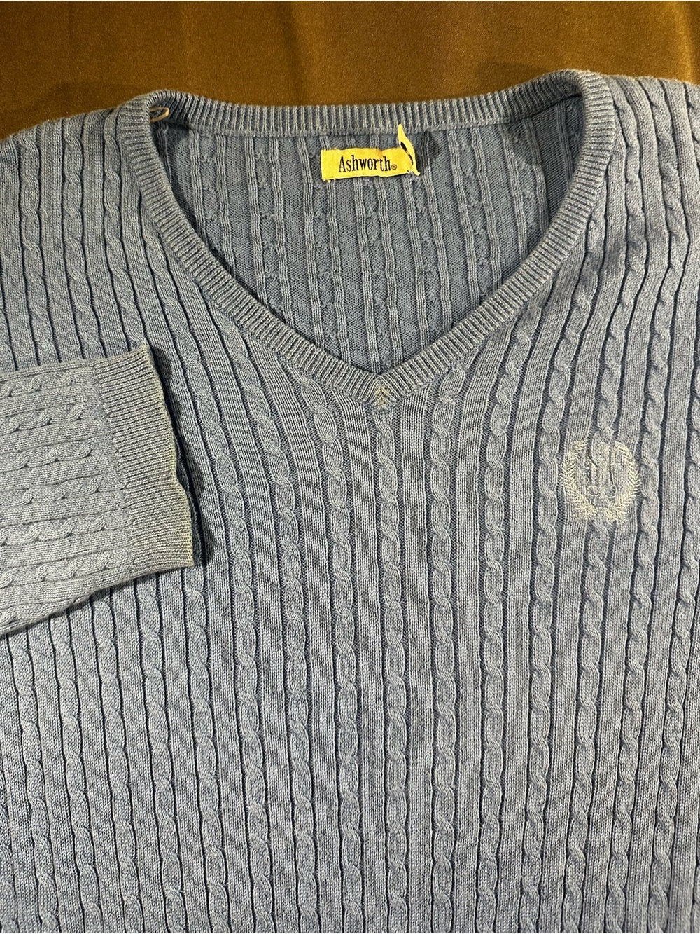 Ashworth Women’s V-Neck Cable Knit Long Sleeve Sweater Size L | Light Blue Logo